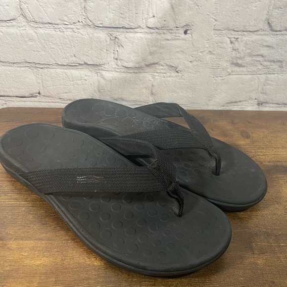 Vionic Unisex Flip Flops - Picture 1 of 5
